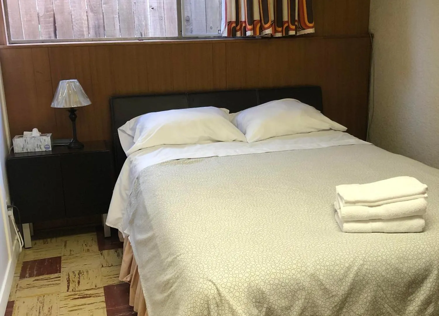 民宿 Comfort Cottage Guest House Near Subway Station, Bus And Downtown 溫哥華